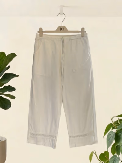 Pantalones de lino blanco de Marks & Spencer  by Marks n Spencer — pre-loved on Thrifted.mt