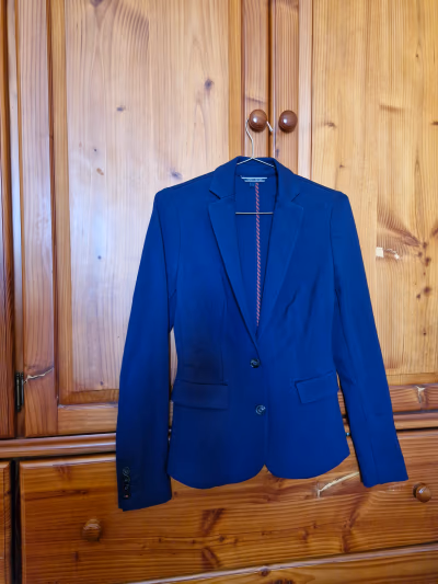 Tommy Hilfiger Blue tailored fitted blazer by Tommy Hilfiger — pre-loved on Thrifted.mt