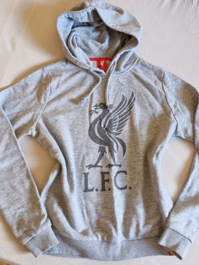 Sudadera con capucha gris del Liverpool FC by Liverpool FC — pre-loved on Thrifted.mt