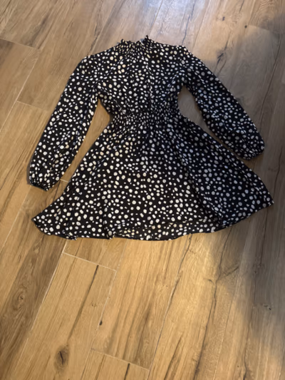 Black Polka Dot Mini Dress — pre-loved on Thrifted.mt