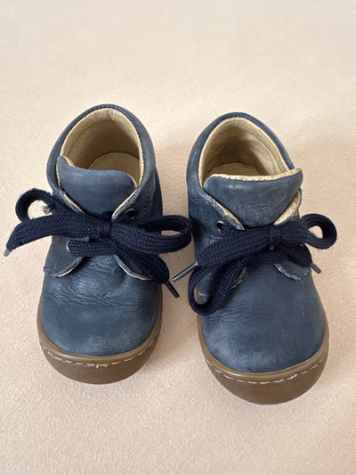 Bobbi Shoes Navy Leather baby size 21 by Bobbi Shoes — pre-loved on Thrifted.mt