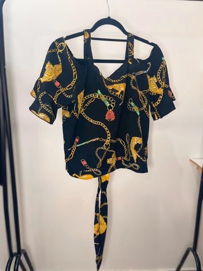 Black Chain Print Blouse — pre-loved on Thrifted.mt