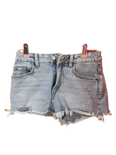 Pantalones cortos azul claro desgastados de Calliope by Calliope — pre-loved on Thrifted.mt