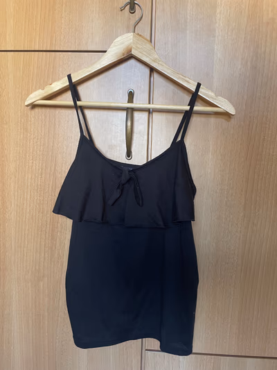 Kiabi top — pre-loved on Thrifted.mt