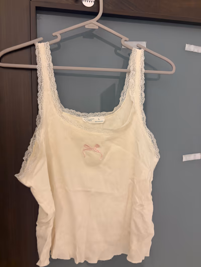Primark ribbed cream lace trim cami by Primark — pre-loved on Thrifted.mt