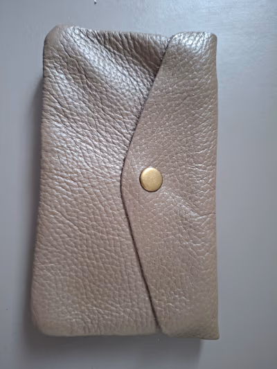 Leather taupe purse — pre-loved on Thrifted.mt