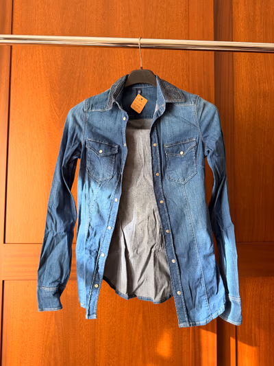 LiuJo Denim Shirt — pre-loved on Thrifted.mt