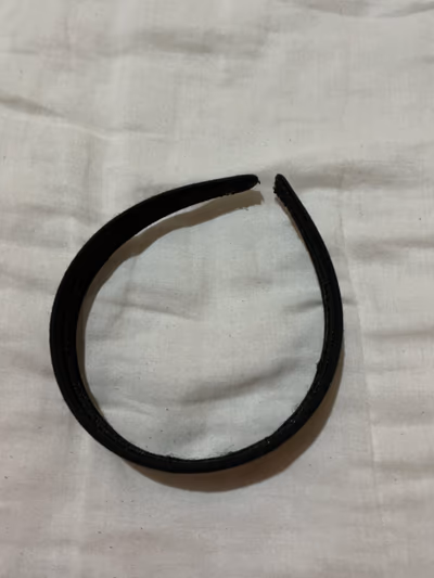 Plain Black Slim Padded Headband — pre-loved on Thrifted.mt