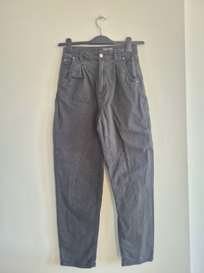 Vaqueros grises de talle alto de Promod by Promod — pre-loved on Thrifted.mt