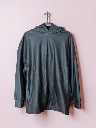 Leather effect hooded sweatshirt — pre-loved on Thrifted.mt