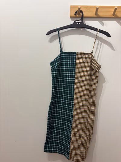 Checkered panelled mini dress by Jennyfer — pre-loved on Thrifted.mt