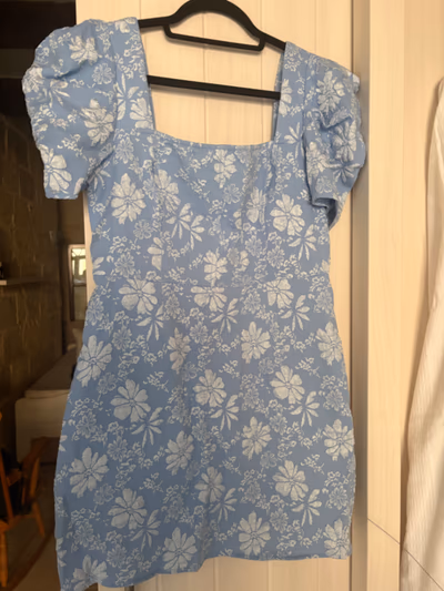 Blue Floral Puff Sleeve Dress by SHEIN — pre-loved on Thrifted.mt