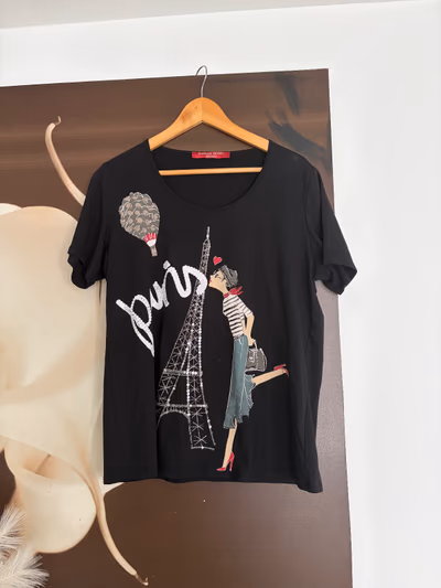 Camiseta con estampado «Marina Sport Paris» by Marina Rinaldi — pre-loved on Thrifted.mt