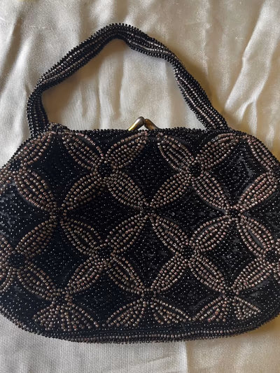 Vintage beaded evening handbag — pre-loved on Thrifted.mt