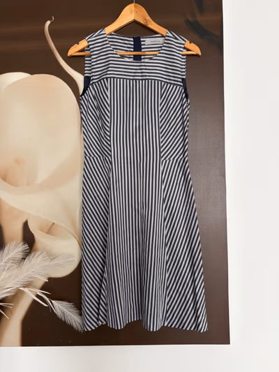 Vestido recto sin mangas a rayas de Marella by Marella — pre-loved on Thrifted.mt