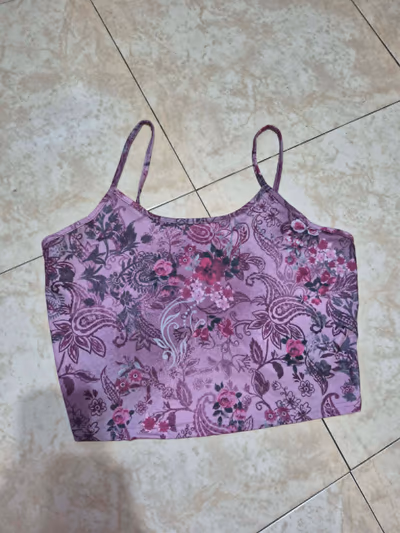 Floral Paisley Print Cami Top by SHEIN — pre-loved on Thrifted.mt