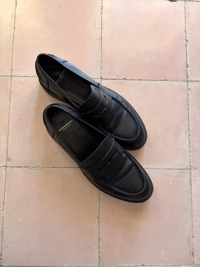 Vagabond Alex W Loafers by Vagabond — pre-loved on Thrifted.mt