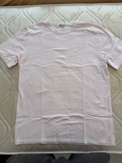 Levi's Pale Pink T-Shirt by Levi's — pre-loved on Thrifted.mt