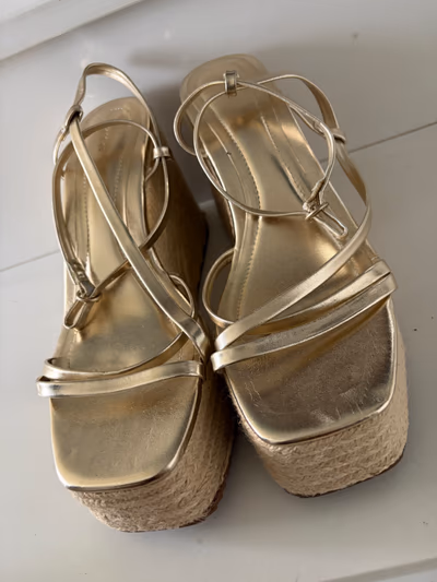 Gold Platform Espadrille Wedges by Lefties — pre-loved on Thrifted.mt