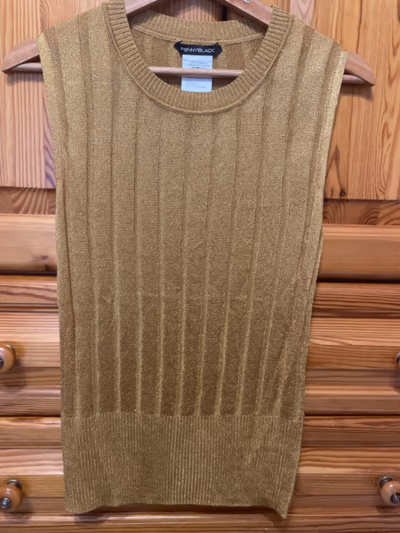 Gold Ribbed Sleeveless Knit Top by Pennyblack — pre-loved on Thrifted.mt