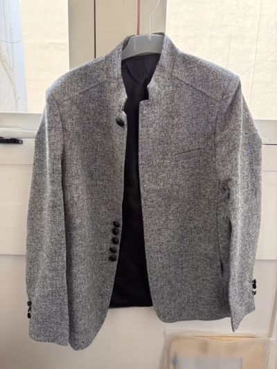 Grey Textured Blazer Jacket — pre-loved on Thrifted.mt
