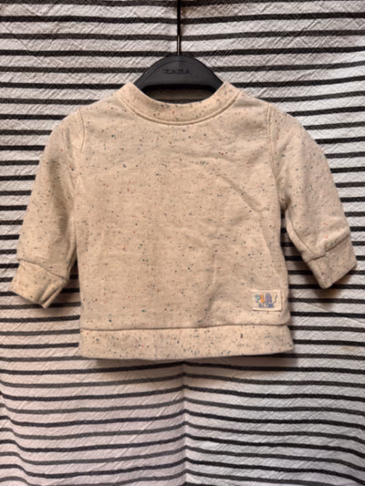 Speckled Cream Long Sleeve Sweatshirt by Ergee — pre-loved on Thrifted.mt