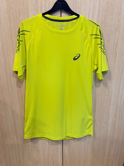 Asics sports top by ASICS — pre-loved on Thrifted.mt