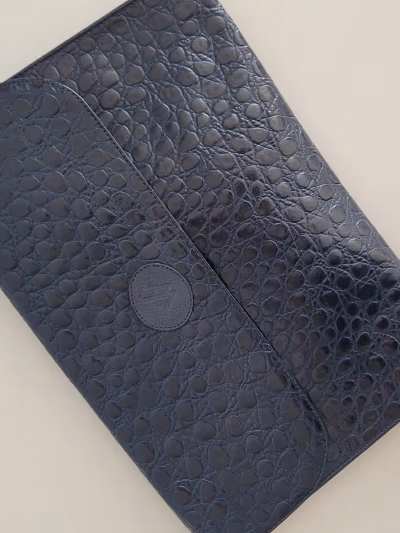 Textured patent Clutch