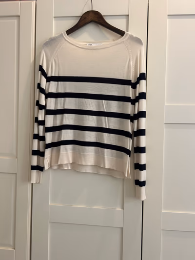 Light knit Zara top by Zara — pre-loved on Thrifted.mt