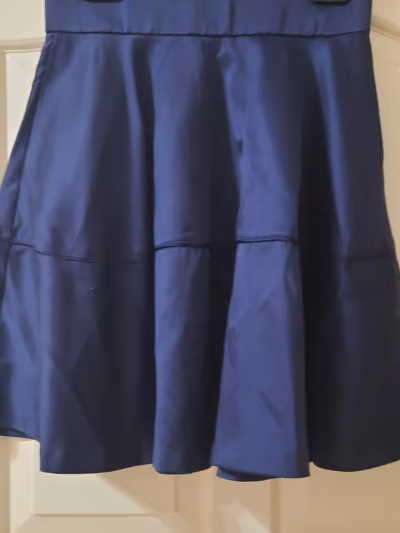 Falda acampanada azul marino by Orsay — pre-loved on Thrifted.mt