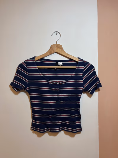 Divided Ribbed Striped Short Sleeve Top by H&M Divided — pre-loved on Thrifted.mt
