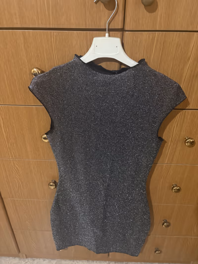 Sparkly cap-sleeve evening top — pre-loved on Thrifted.mt