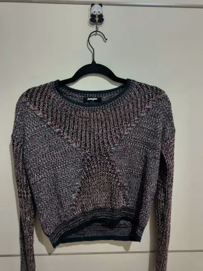 Jennyfer Knitted Crew Neck Sweater by Jennyfer — pre-loved on Thrifted.mt