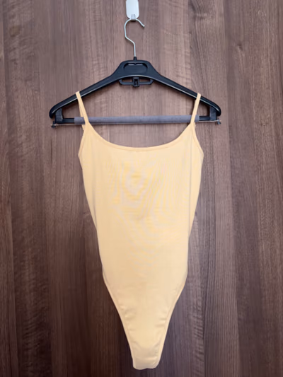 Body sin mangas de pierna alta nuevo — pre-loved on Thrifted.mt