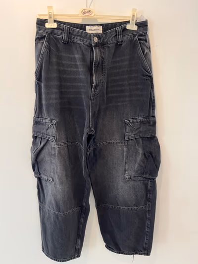 Black Denim Cargo Trousers by Pull&Bear — pre-loved on Thrifted.mt