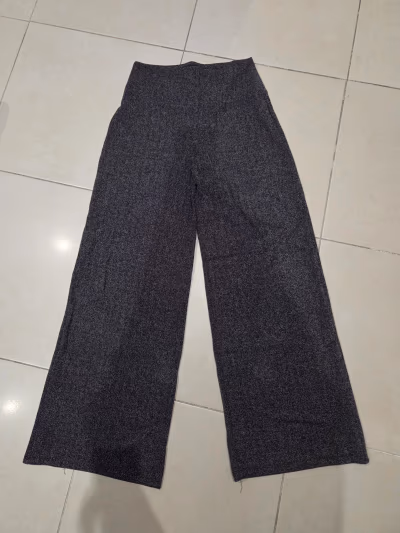 Grey herringbone high-waist trousers by Zara — pre-loved on Thrifted.mt