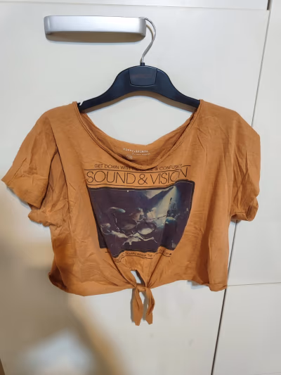 Burnt orange top — pre-loved on Thrifted.mt