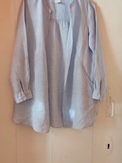 Camisa de linho azul claro by Sigrid Olsen — pre-loved on Thrifted.mt