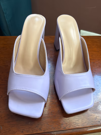 Mules lilás de bico aberto com salto bloco — pre-loved on Thrifted.mt