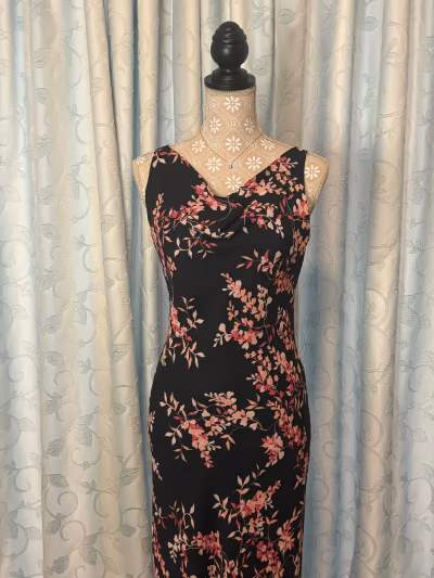 Unamed Brand Dress Y2K — pre-loved on Thrifted.mt