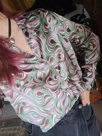 Funky Calliope shirt by Calliope — pre-loved on Thrifted.mt