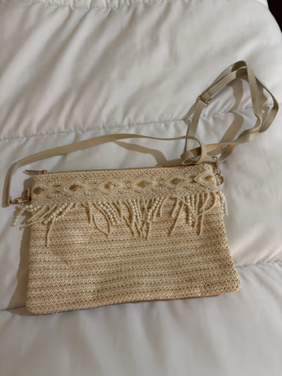 Borsa a tracolla in paglia intrecciata — pre-loved on Thrifted.mt