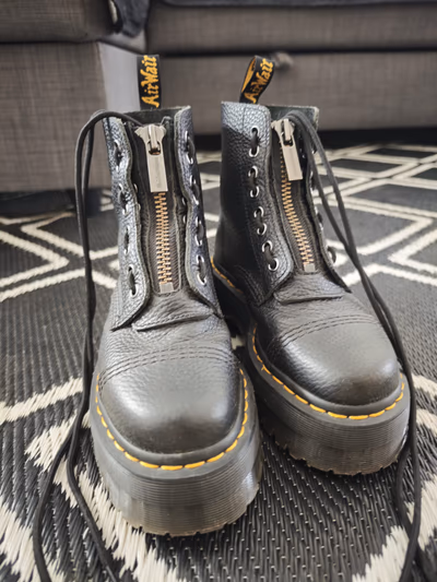 Dr. Martens Black Sinclair Milled Nappa Leather Boots 38 by Dr. Martens — pre-loved on Thrifted.mt