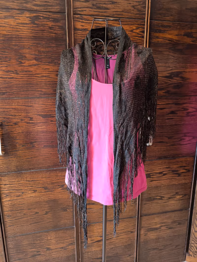 Black Gold Fringed Lace Shawl — pre-loved on Thrifted.mt