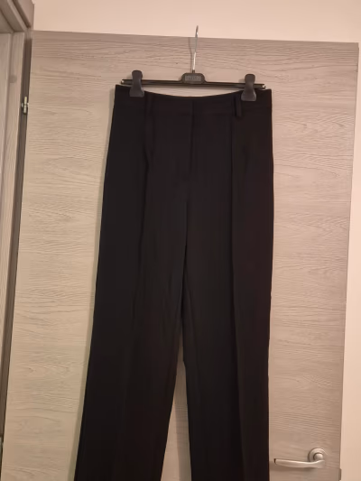 NA-KD black wide trousers by NA-KD — pre-loved on Thrifted.mt