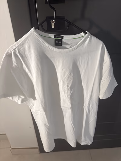 White Embossed T‑Shirt by BOSS — pre-loved on Thrifted.mt