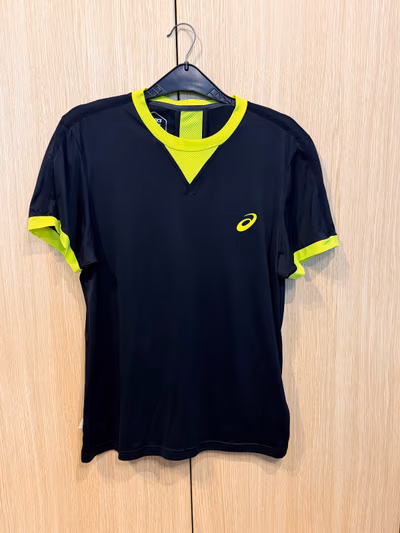 Asics sports running top by ASICS — pre-loved on Thrifted.mt
