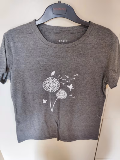 Grey top — pre-loved on Thrifted.mt