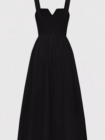 Elegant black maxi dress — pre-loved on Thrifted.mt