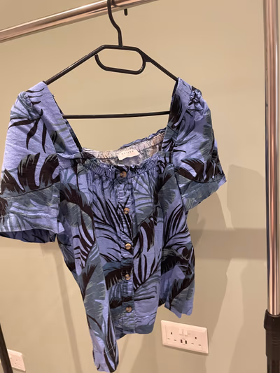 Blusa con estampado tropical de papaya by Papaya — pre-loved on Thrifted.mt